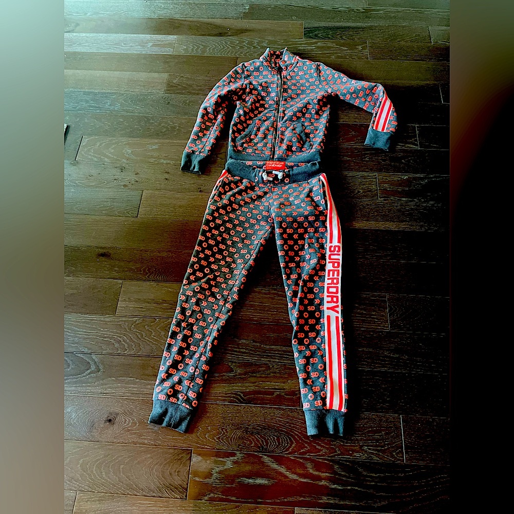 SuperDry tracksuit size 6 top and bottom!